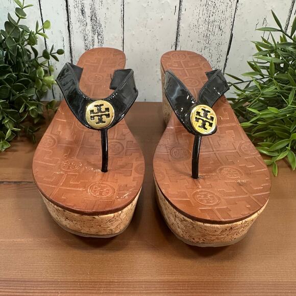 Tory Burch Women's Thora Black Patent Leather Wedge Sandals Size 7.5 - Picture 3 of 9